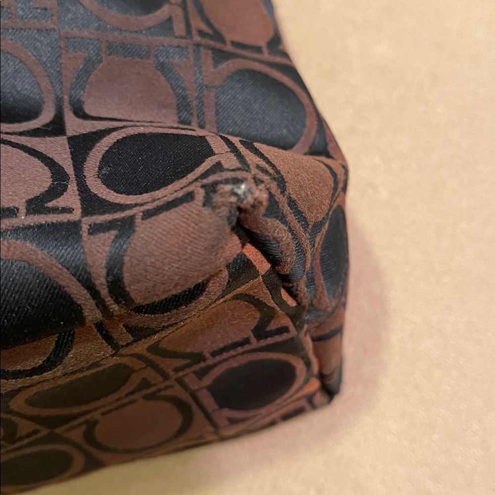 Vintage Salvatore Ferragamo bag fair condition - Picture 3 of 16